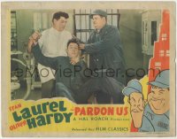 5k1312 PARDON US LC R1944 convict Oliver Hardy tries to help Stan Laurel in dentist chair!