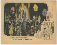 5k1486 THIEF OF BAGDAD LC 1924 Douglas Fairbanks & most of cast in cool costumes by wild set!