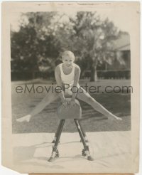 5k0418 MARGARET LEE 8.25x10 news photo 1928 the Universal starlet shows off her athletic fashion!