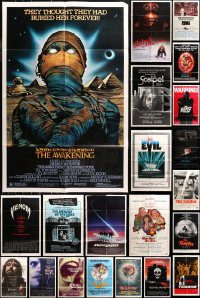 5m0770 LOT OF 31 FOLDED HORROR/SCI-FI ONE-SHEETS 1970s-1980s great images from scary movies!