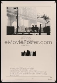 5p0231 MANHATTAN linen style B 1sh R1980s Woody Allen & Diane Keaton in New York City by bridge!