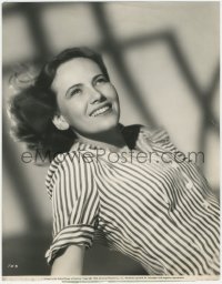 5s0368 TERESA WRIGHT 10.5x13.5 still 1943 about to make Alfred Hitchcock's Shadow of a Doubt!
