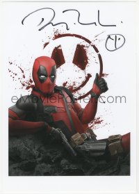 5y0145 RYAN REYNOLDS signed color 8.25x11.75 REPRO 2010s great portrait as Marvel's Deadpool!