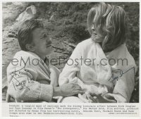 5y0386 ARRANGEMENT signed 8x9.25 still 1969 by BOTH Kirk Douglas AND Faye Dunaway!