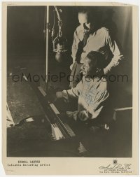 5y0354 ERROLL GARNER signed 8x10 music publicity still 1950s playing jazz piano in recording studio!