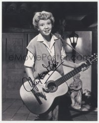 5y0806 HAYLEY MILLS signed 8x10 REPRO still 1990s playing guitar in Disney's The Parent Trap!