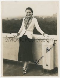 5y0542 NORMA SHEARER signed deluxe 8x10 news photo 1930 full-length portrait of the leading lady!