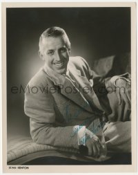 5y0368 STAN KENTON signed 8x10.25 publicity still 1940s smiling portrait of the orchestra leader!