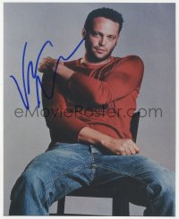 5y0884 VINCE VAUGHN signed color 8x10 REPRO still 2003 close up seated portrait of the actor!