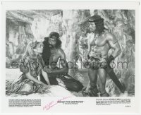 5y0608 WILT CHAMBERLAIN signed 8x9.75 still 1984 with Schwarzenegger & D'Abo in Conan the Destroyer!
