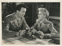 5z0174 KEEP YOUR POWDER DRY deluxe 10x13.25 still 1945 sexy Lana Turner & Bill Johnson on a date!