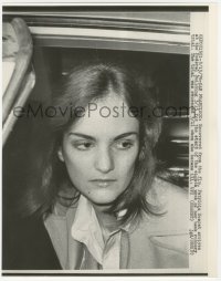 5z0234 PATTY HEARST 8.5x11 news photo 1976 arriving at 8th week of court for bank robbery trial!