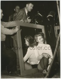 5z0258 RITA HAYWORTH deluxe 10.75x14 still 1940s she's being photographed by Robert Coburn!