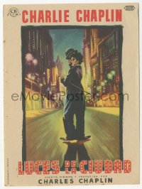 5z0937 CITY LIGHTS Spanish herald R1950s wonderful art of Charlie Chaplin as the Tramp on street!