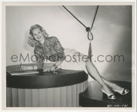 6c0871 ADELE JERGENS 8.25x10 still 1947 sketching between scenes of Down to Earth by Ned Scott!