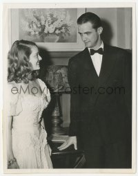 6c0931 BETTE DAVIS/HOWARD HUGHES 7x9 news photo 1938 legendary actress stares at legendary playboy!