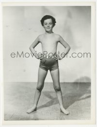 6c1084 FREDDIE BARTHOLOMEW deluxe 7.75x10.25 still 1930s the child star full-length in his swimsuit!