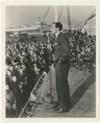 6c1093 GENE KELLY 8.25x10 still 1944 speaking to shipyard workers on bond tour during World War II!
