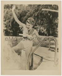6c1103 GILDA candid 8.25x10 still 1946 sexy Rita Hayworth in swimsuit frolicking in swimming pool!