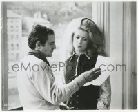 6c1304 MISSISSIPPI MERMAID candid 8x10 still 1970 Francois Truffaut reading with Catherine Deneuve!
