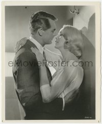 6c1344 NORTH BY NORTHWEST 8.25x10 still 1959 best c/u of Cary Grant & Eva Marie Saint about to kiss!