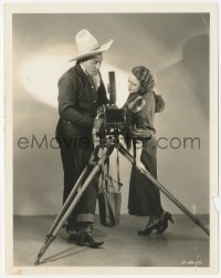 6c1521 THRILL HUNTER 8x10.25 still 1933 Buck Jones learns about camera from Dorothy Revier!