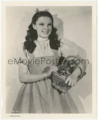 6c1585 WIZARD OF OZ 8.25x10 still 1939 best portrait of Judy Garland as Dorothy with basket!