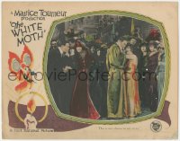 6c0790 WHITE MOTH LC 1924 Barbara La Marr & Conway Tearle escape while the crowd is distracted!