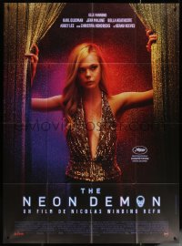 6g1238 NEON DEMON French 1p 2016 close up of sexy Elle Fanning, Nicolas Winding Refn!