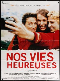6g1265 OUR HAPPY LIVES French 1p 1999 Marie Payen, Sami Bouajila & Cecile Richard taking picture!