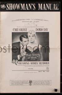 6p0736 THAT TOUCH OF MINK pressbook 1962 great images of Cary Grant & pretty Doris Day!