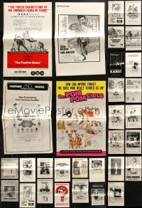 6t0118 LOT OF 31 UNCUT PRESSBOOKS 1970s advertising a variety of different movies!