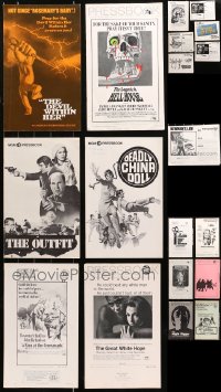 6t0122 LOT OF 25 UNCUT PRESSBOOKS 1960s-1970s advertising a variety of different movies!