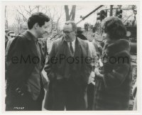 6w0080 BUTTERFIELD 8 candid 8x10 still 1960 Eddie Fisher visits Liz Taylor & director Daniel Mann!