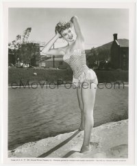 6w0263 KATHLEEN HUGHES 8.25x10 still 1953 portrait of the sexy photogenic actress in swimsuit!