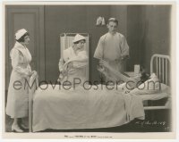 6w0264 KEEPER OF THE BEES 7.75x9.75 still 1925 doctor & nurses stare at Clara Bow in hospital bed!