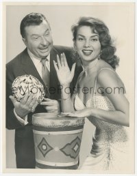 6w0495 XAVIER CUGAT/ABBE LANE TV 7.25x9.25 still 1957 the husband & wife together on their show!