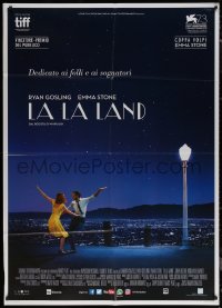 7c0212 LA LA LAND Italian 1p 2017 great image of Ryan Gosling & Emma Stone dancing over city!