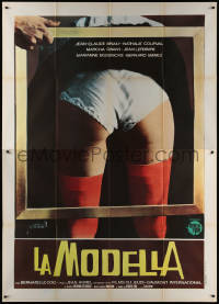7c0494 COMME UN POT DE FRAISES Italian 2p 1975 art of picture frame around woman bent over, rare!