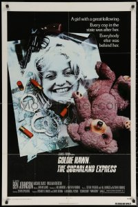 7d1245 SUGARLAND EXPRESS 1sh 1974 Steven Spielberg, photo of Goldie Hawn under gun, teddy bear!