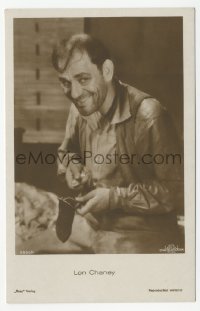 7h0620 LON CHANEY SR 3920/1 German Ross postcard 1928 great c/u smiling as he puts coins in purse!