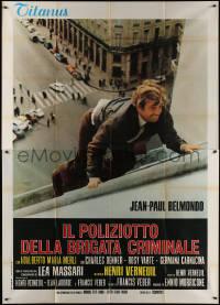 7j0885 NIGHT CALLER Italian 2p 1975 Peur sur la ville, Jean-Paul Belmondo high up on building ledge!