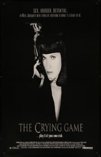 7m0847 CRYING GAME 25x39 1sh 1992 Neil Jordan classic, great image of Miranda Richardson with smoking gun!