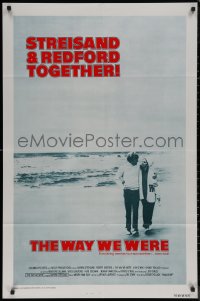 7p0984 WAY WE WERE int'l 1sh 1973 Barbra Streisand & Robert Redford walk on the beach!