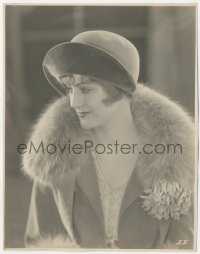 7r0227 GREAT GATSBY deluxe 7.5x9.5 still 1926 close up of Lois Wilson as Daisy Buchanan in fur coat!