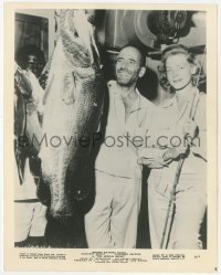 7r0265 HUMPHREY BOGART/LAUREN BACALL candid 8x10 still 1951 fishing while he makes African Queen!