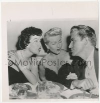 7r0309 LANA TURNER/AVA GARDNER/FERNANDO LAMAS 8x8.25 news photo 1952 at Marion Davies' fancy party!