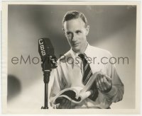 7r0319 LESLIE HOWARD 8.25x10 radio publicity still 1939 hosting Lux Radio Theater for DeMille!