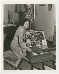 7r0356 MAUREEN O'SULLIVAN 8x10 key book still 1932 she got enormous Tarzan scrapbook for Christmas!