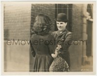 7r0369 MODERN TIMES 8x10.25 still 1936 great c/u of Charlie Chaplin welcoming Paulette Goddard!